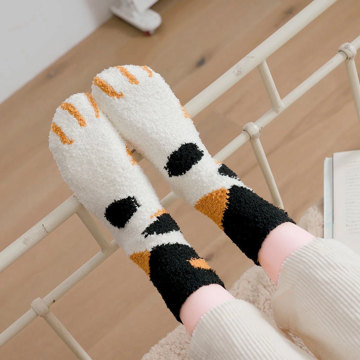 Women Winter Warm Fluffy Socks Cute Animal Claw Cat Paw Footprint Fuzzy Socks Female Thick Coral Fleece Home Floor Sleep Socks.