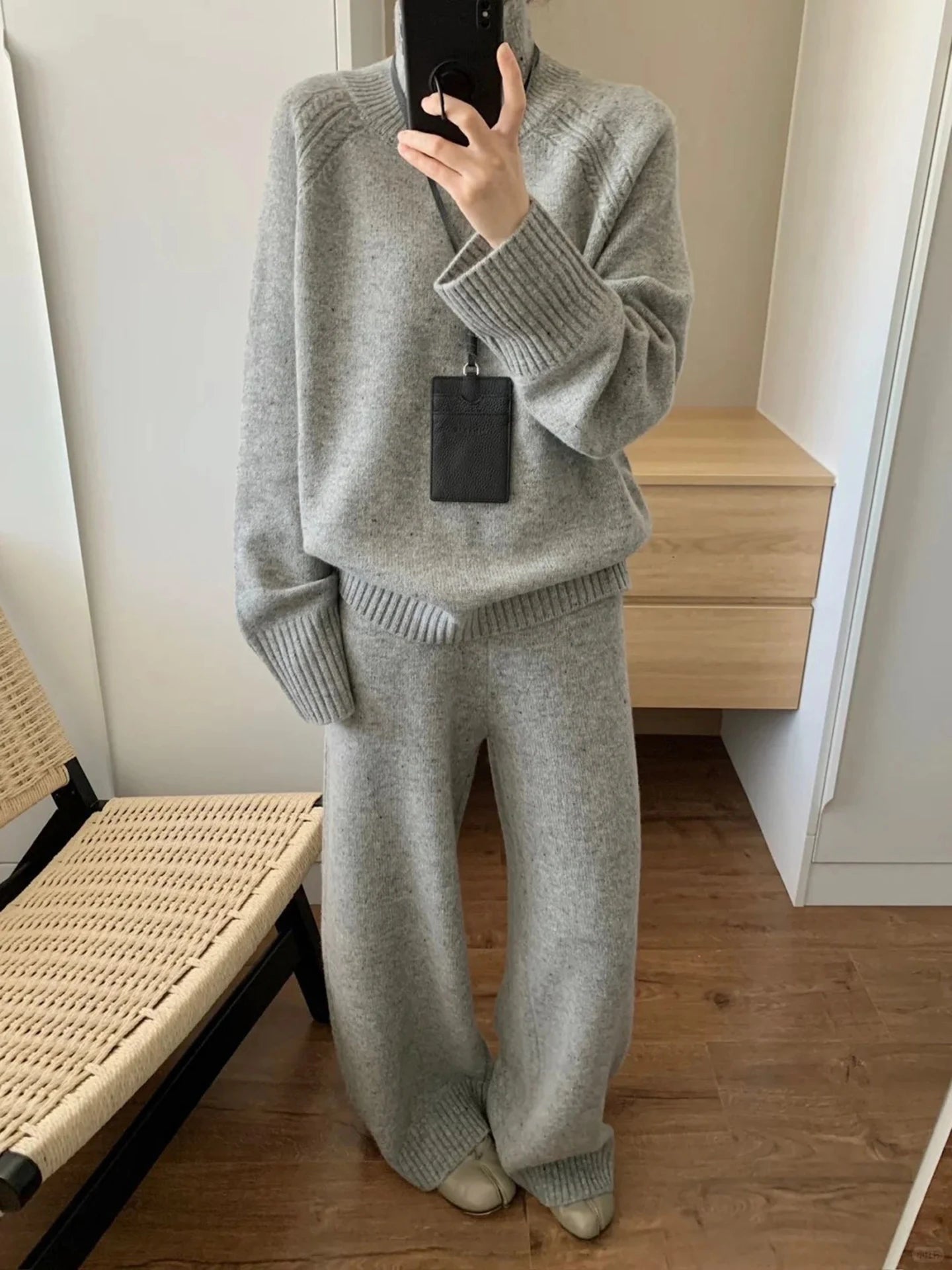 Zweiteiliger Anzug aus 100 % Merinowolle für Damen, O-Kragen-Pullover, Pullover, weites Bein, Hosen-Set, Herbst-Winter, lockere, bequeme Strickwaren