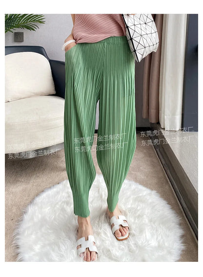 Miyake Life Pleated Pants Loose Harem Pants Women's Summer Thin Fashion Versatile Nine-minute Calf Pants.