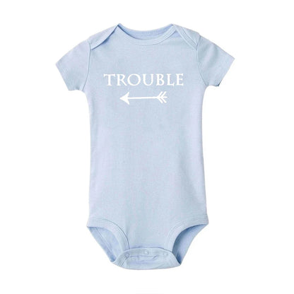 Neugeborenen Baby Bodys Doppel Ärger Twin Kinder Unisex Kurzarm Strampler Playsuits Outfits Jungen Mädchen Geboren Krabbeln Kleidung.