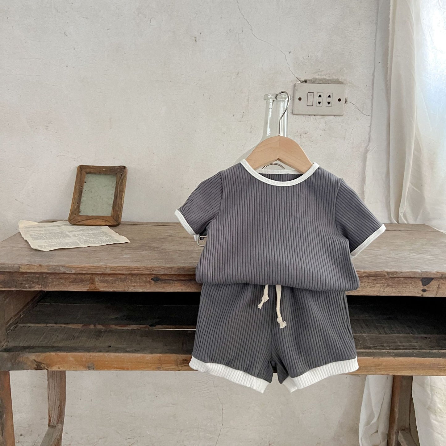 Korean Version Summer Kids Baby Girls Boys Short Sleeve Striped Top Tees +shorts Pants Infant Cute Pure Cotton Clothing Set.