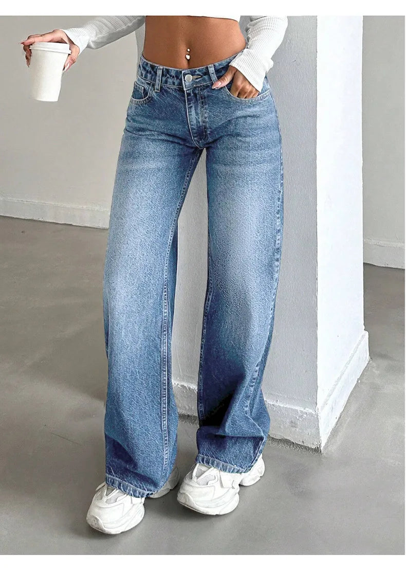 Elastic denim jeans 2025 new fashion low waist loose and trendy women's jeans.