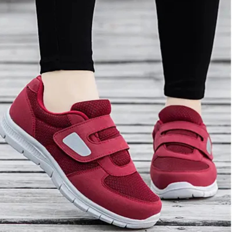 Men's Soft Sole Comfortable Shoes Spring Women's Walking Round Toe Loafers Solid Colour Thick Bottom Non-slip Sneakers.