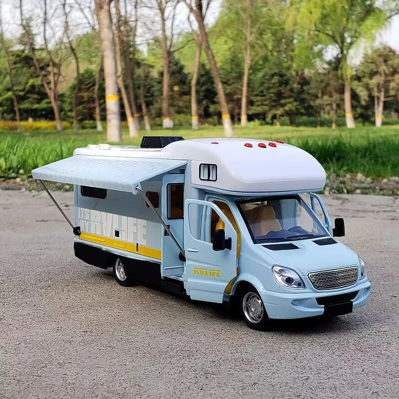1:28 Diecast Luxury RV Recreational Vehicle Car Model Metal Camper Van Motorhome Touring Car Model Sound and Light Kids Toy Gift