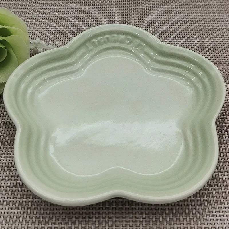 Plum French Home Ceramic Underglaze Colored Small Plum Blossom Plate Handmade Flower Shaped Side Dish Decorative Dessert Tray