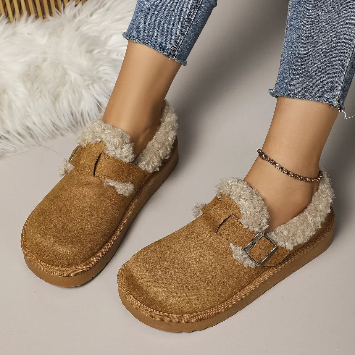 New 2025 Winter Women's Boots Plush Fashion Retro Bean Shoes Cotton Women's Flat Sole Slippers Platform Women Boots.