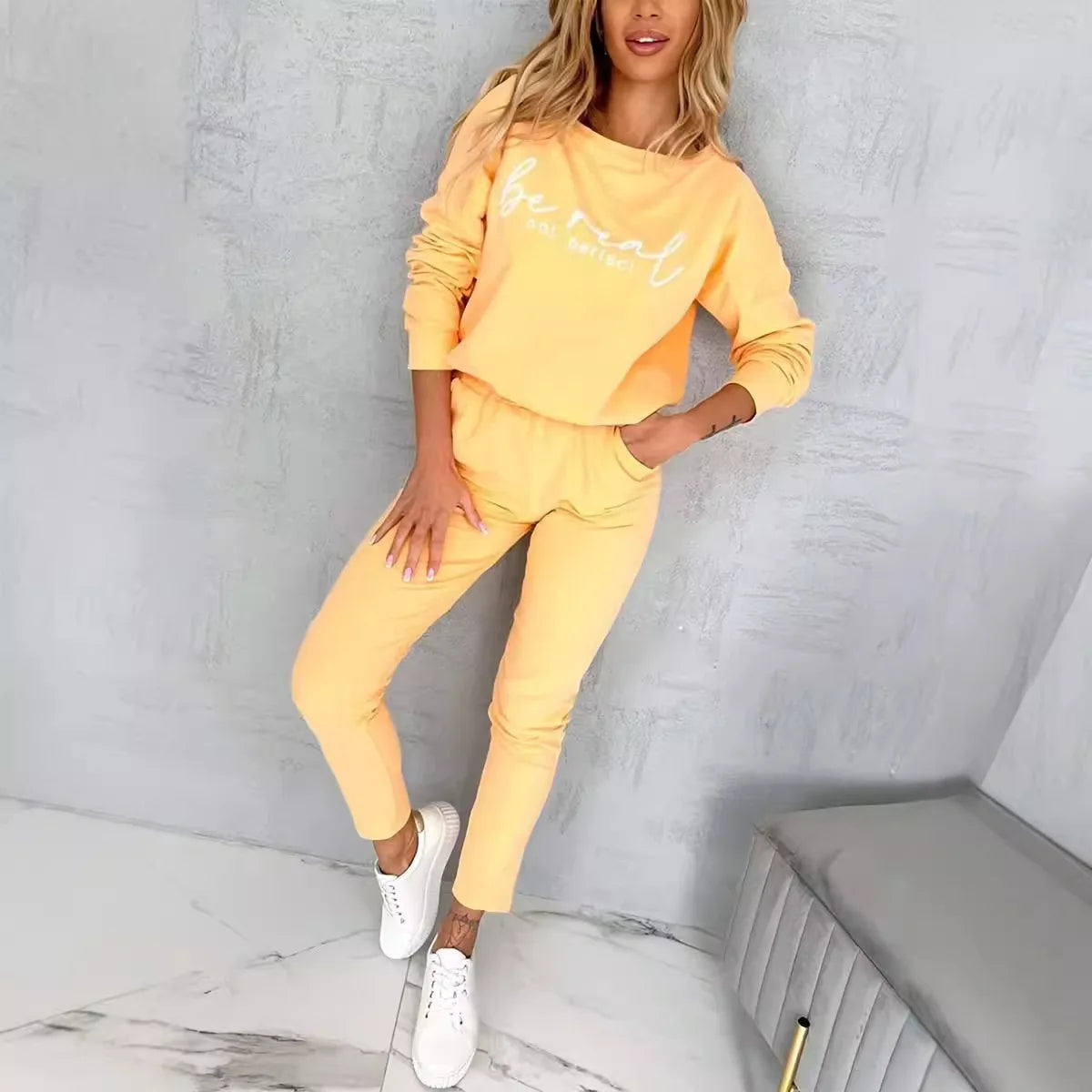 New Letter Printed Women's Two-piece Set Casual Sports Suit Autumn Long-sleeved T-shirt Top + Small Leg Trousers 2-piece Sets.