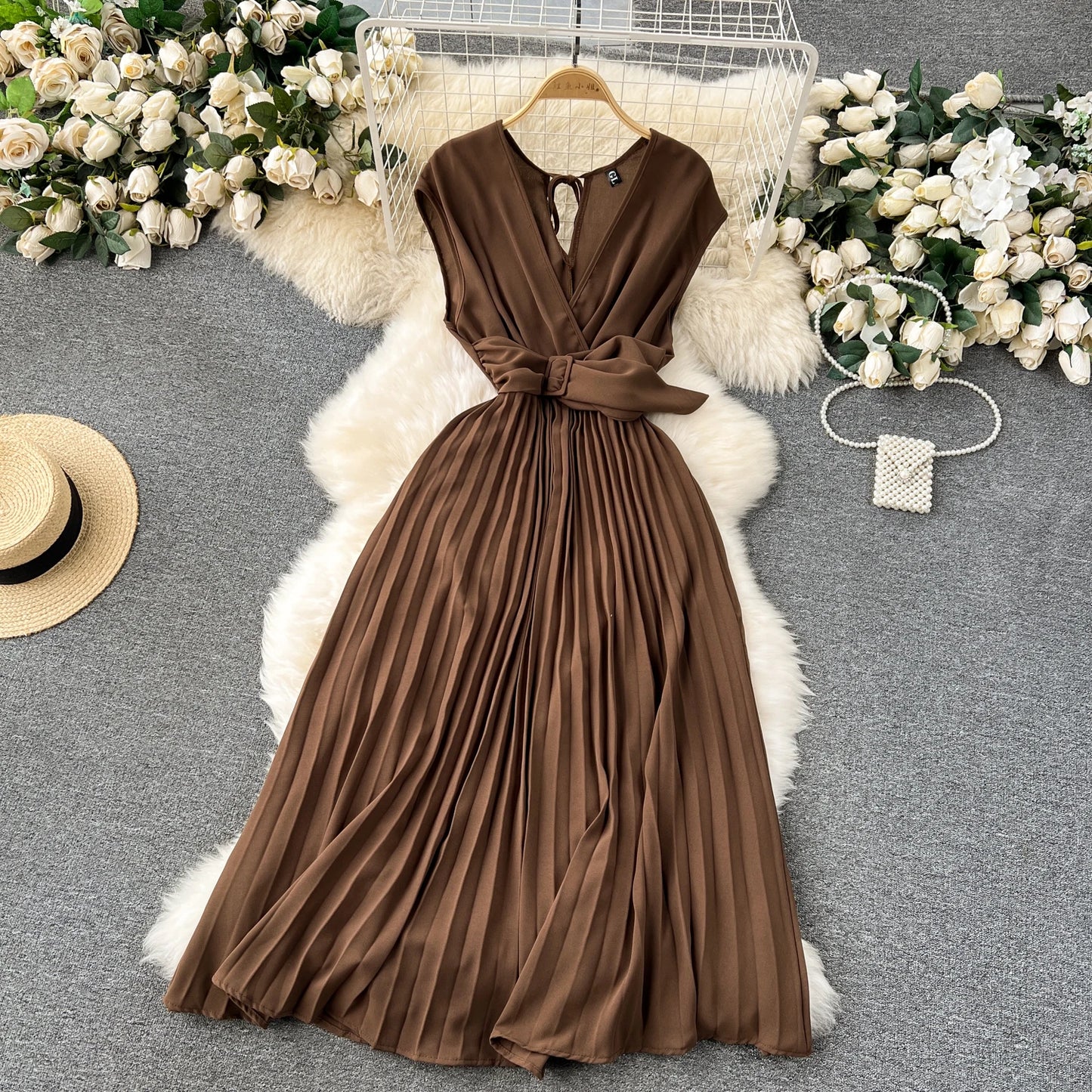 Französisch Vintage elegante Plissee Vneck Kleid A-Linie Mode Chiffon Frühling Herbst ärmellose Vestidos Frauen kleider.
