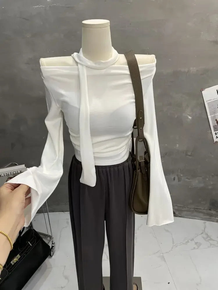 Sexy One-Shoulder Long Sleeve T-Shirt with Scarf Short Flared Sleeve Blindfolded Entry Base Shirt Tight Short Crop Top.