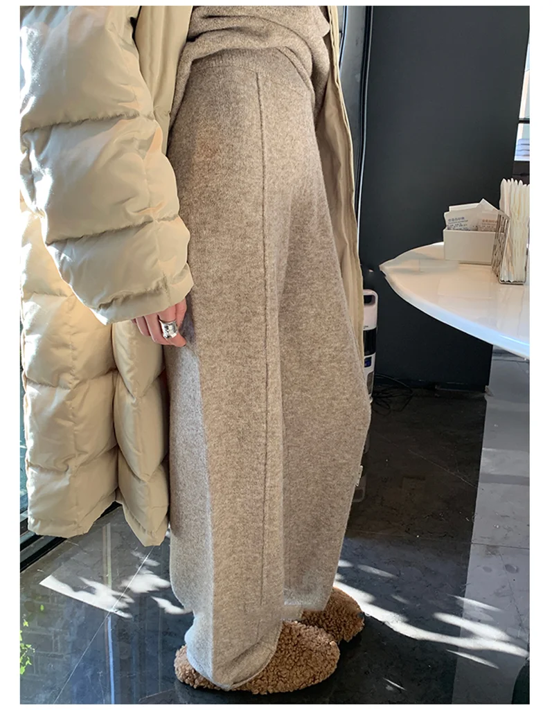 Koreanische Version des weichen, wachsartigen, faulen Wind-Stricksets 2024, sanfter Rundhalspullover, Pullover, weites Bein, Hose, zweiteiliges Set für Damen