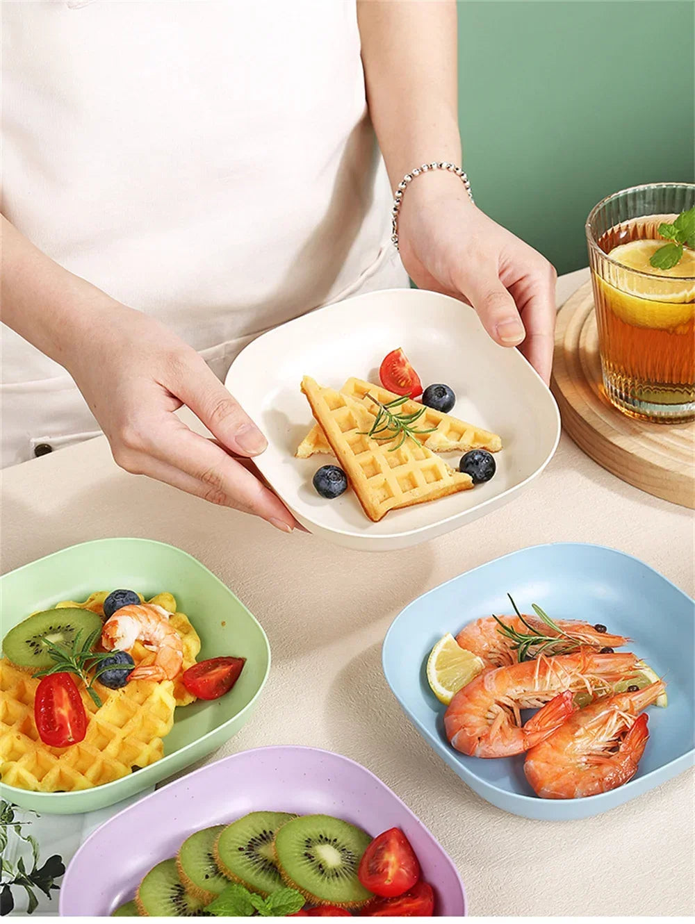 10pcs Multi-function Spit Bone Dish Food Grade Plastic  Round Square Set Dining Table Garbage Plate  Household Snack Fruit Plate.