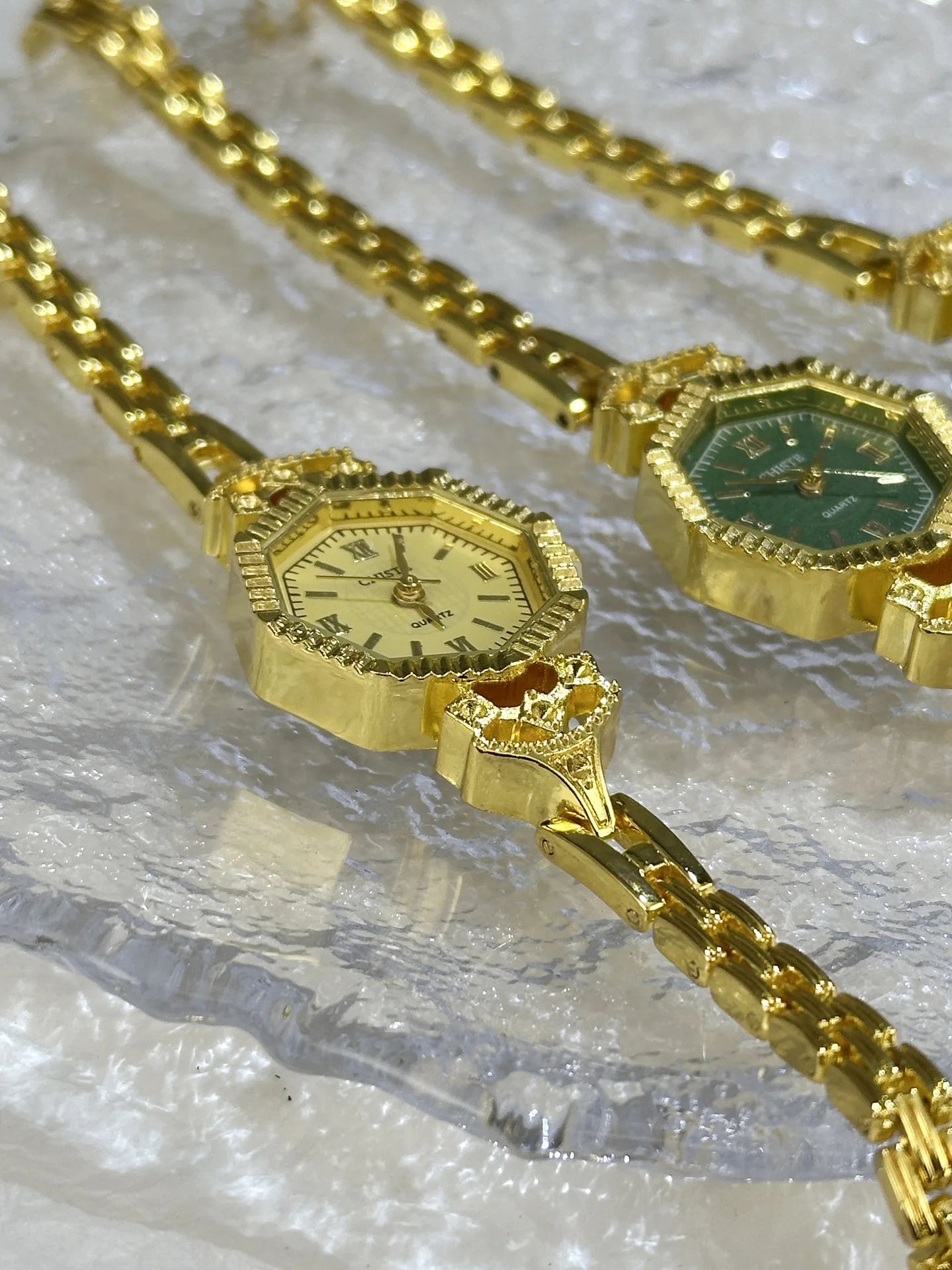 Luxury Famous Brand Oval Dial Women Watch Fashion Small Thin Gold Bracele Quartz Wristwatch Clock Gift Dropshipping Montre Femme.