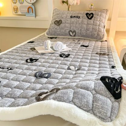 Winter Soft Thick Flannel Mattress Toppers Dormitory Single Double Bedspread Warm Bed Sheets Mattress Cover Fold Tatami Thin Mat