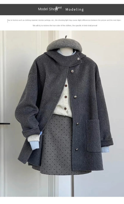 Grauer doppelseitiger Wollmantel mit Kapuze für Damen im Herbst und Winter 2025, neuer High-End-Mantel im Hepburn-Stil.