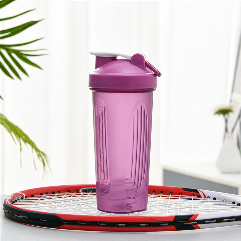 600ml Portable Protein Powder Shaker Bottle Leak Proof Water Bottle for Gym Fitness Training Sport Shaker Mixing Cup with Scale.