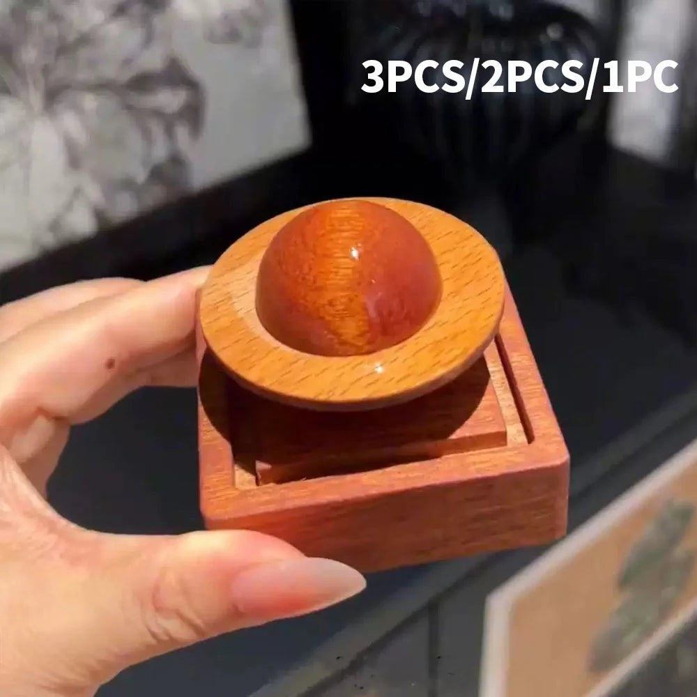 Exquisite Planet Essential Oil Diffuser for Indoor Car Decoration Wood Fragrance Vaporizer.