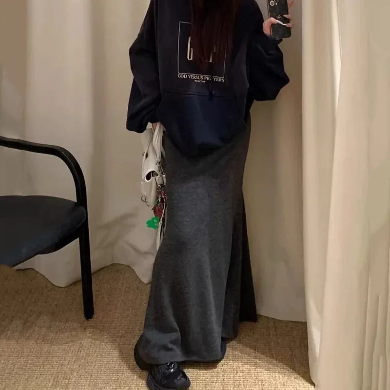 Elegant Design Fishtail Skirt Women 2025 New Temperament Slim Knitted Maxi Skirts Ladies Autumn Winter High Waist Bodycon Skirts.