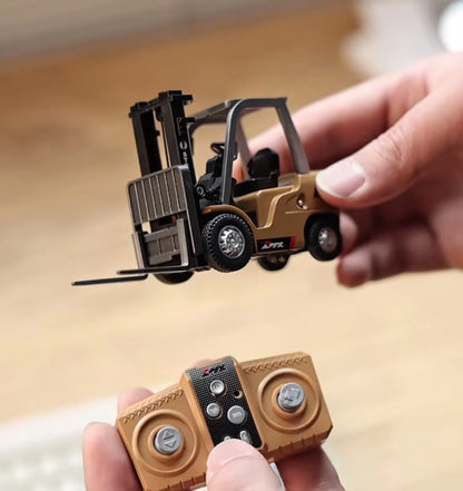 2.4G Tabletop RC Forklift Engineering Vehicle 1/64 Mini Remote Control Alloy Forklift Desktop Toys Model Gift for Boys.