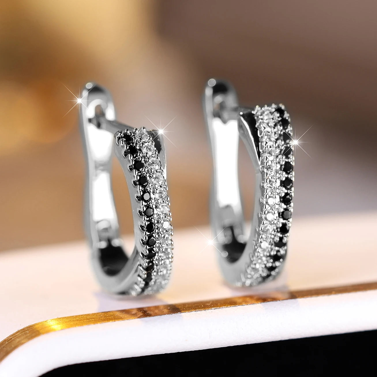 Trendy Multicolor Crystal Hoop Earrings For Women Rose Gold Silver Color Rainbow Zircon Fashion Earring Wedding Jewelry Gifts.