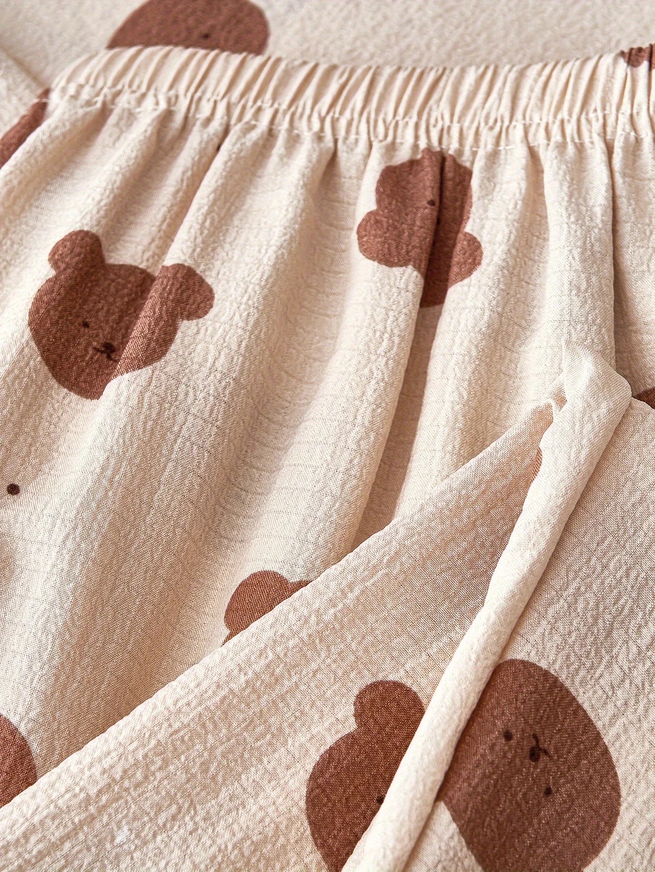 Cozy Bear Print Pajama Set for Women - Long Sleeve, Button-Up Lapel Top & Elastic Waist Pants, Machine Washable, for Autumn.