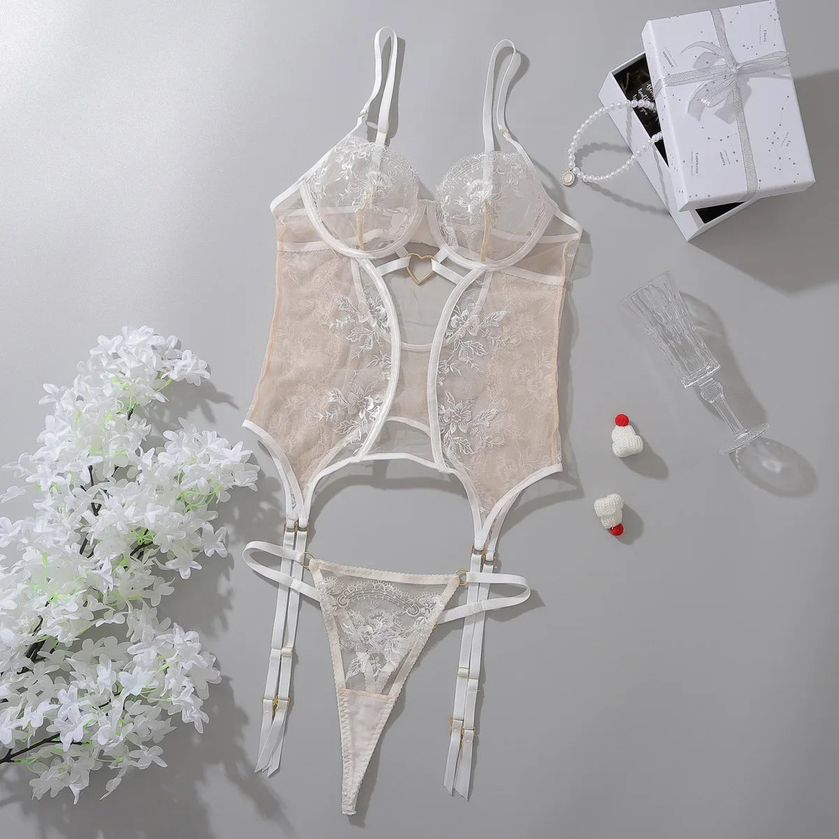 French Style Sweet Flower Embroidery Lingerie Women's Sexy Mesh Love Ring Decor Complex Underwear Female Perspective T-back Suit.