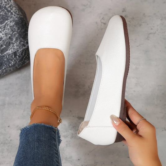 Popular flat sole single shoe round toe bean shoes 2024 new soft soled women's shoes large size single shoe grandmother shoes.