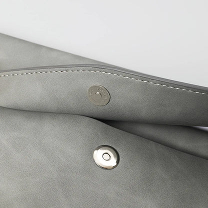 A4 Leather Document Bag, Large Capacity Business Briefcase, Waterproof Office Folder, Can Hold Laptop and Stationery.