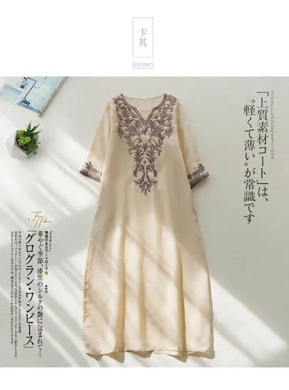 Ethnisches Vintage-Kurzarmkleid aus schwerer Stickerei aus Baumwolle und Leinen für Damen, lockeres langes Sommerkleid mit V-Ausschnitt und elegantem Stil.