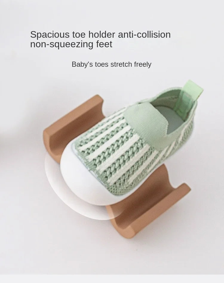 Baby Walking Shoes Summer 2025 New Soft Sole Breathable Mesh Stay-On Anti-Slip Sock Shoes for Infant Boys Girls.