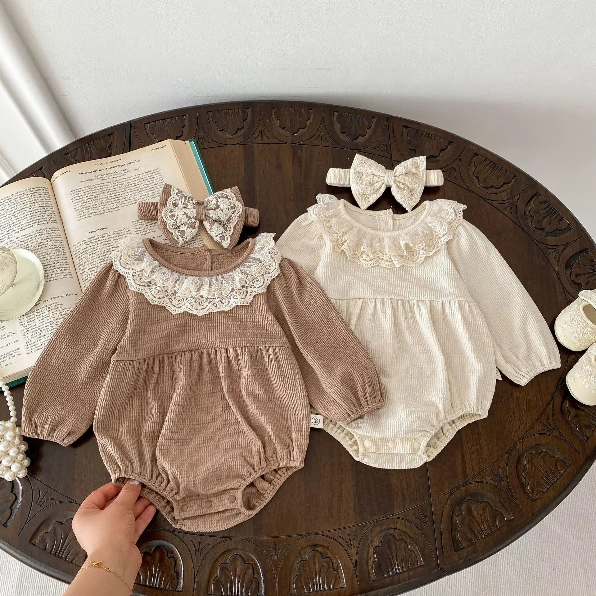 2PCS MILANCEL Frühling Baby Kleidung Spitze Kragen Säuglings Body Ein Stück Kleinkind Niedliche Prinzessin Outfit Kleidung für Neugeborene.
