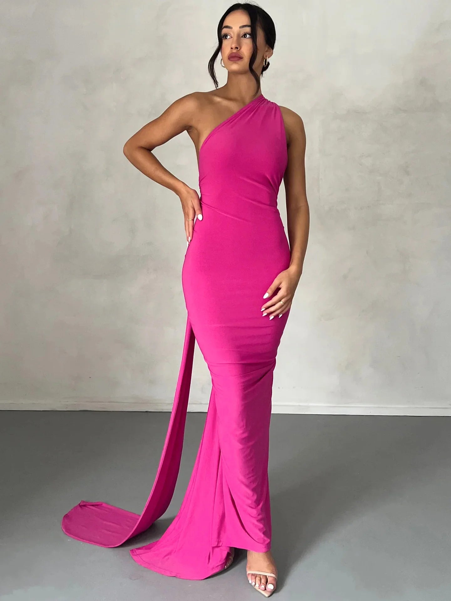 Mozision Schräge Schulter Backless Maxi Kleid Für Frauen Kleid Sommer Zurück Strap Ärmellose Geraffte Party Sexy Langes Kleid Vestidos.