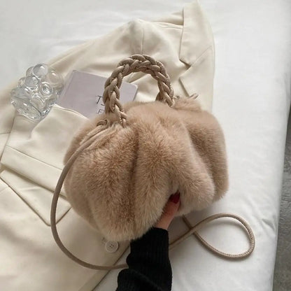 Cute Pumpkin Bag 2025 Autumn And Winter New Fashion Cloud Crossbody Bag Niche Design Sweet Girl Handbag.