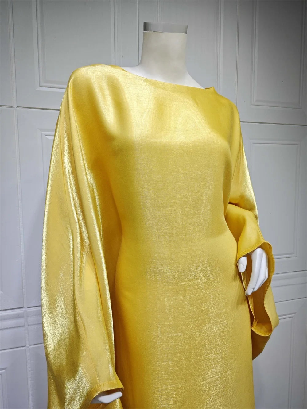 Siskakia Muslim 2024 New Eid Dresses Solid Shiny Satin Batwing Sleeve Modest Kebaya Turkish African Women Abayas Saudi Clothing