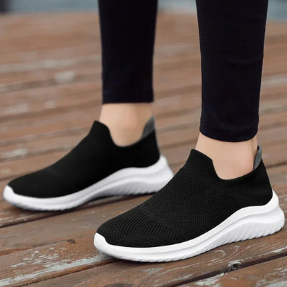 Men Sneakers Unisex Casual Shoes Soft Sole Slip-On Vulcanized Shoe Lightweight Loafers Plus Size Walking Men Shoes Tenis Hombres.