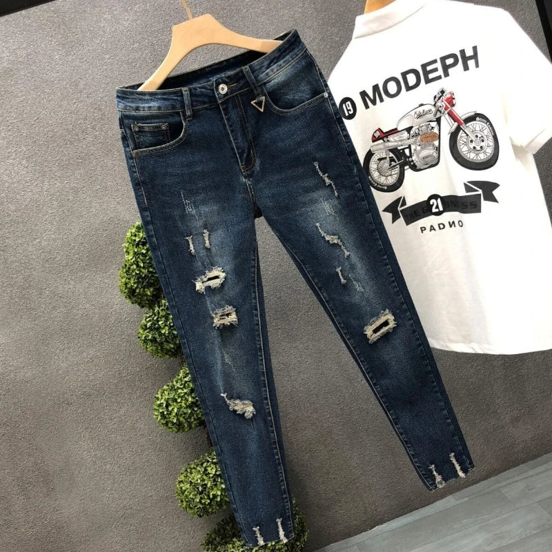 Cropped Jeans for Men Ripped Trousers Broken Korean Fashion Torn Kpop Stacked Trend 2025 Cheap Style with Holes Man Cowboy Pants.