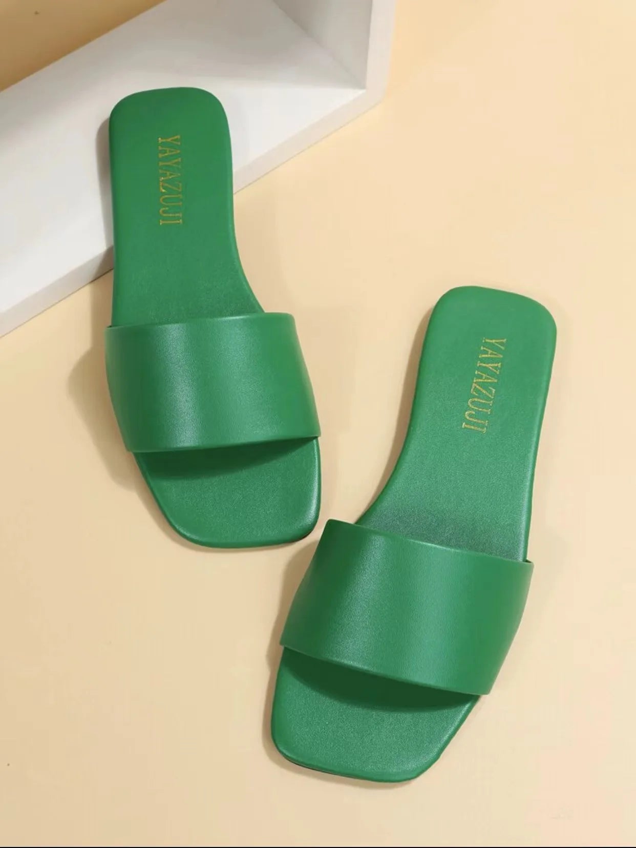 Women Fashion Sandals 2025 New Summer Flat Shoes Square Toe Slip-on Girls Indoor Street Slippers Plus Size Beach Slides