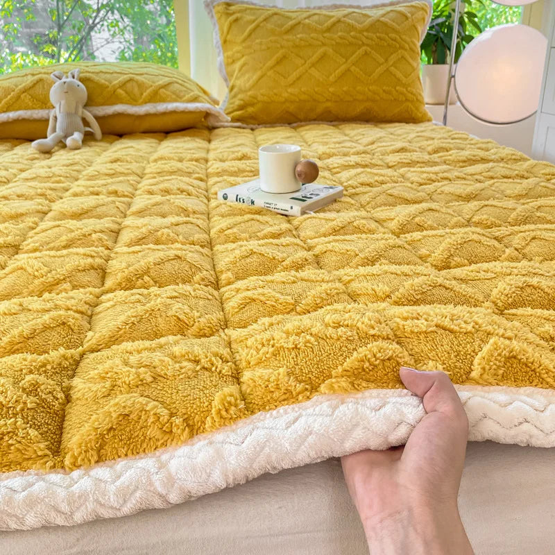 Winter Taft Velvet Mattress Topper Pad Fleece Bedspread Fold Non-slip Thin Tatami Mat Student Dormitory Bed Sheet Mattress Cover