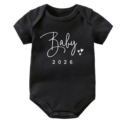 Baby-Ankündigung, bald, 2026, Strampler für Neugeborene, Sommer, Jungen- und Mädchen-Body, Körper, Schwangerschafts-Enthüllung, Kleidung, Säuglingsoverall.
