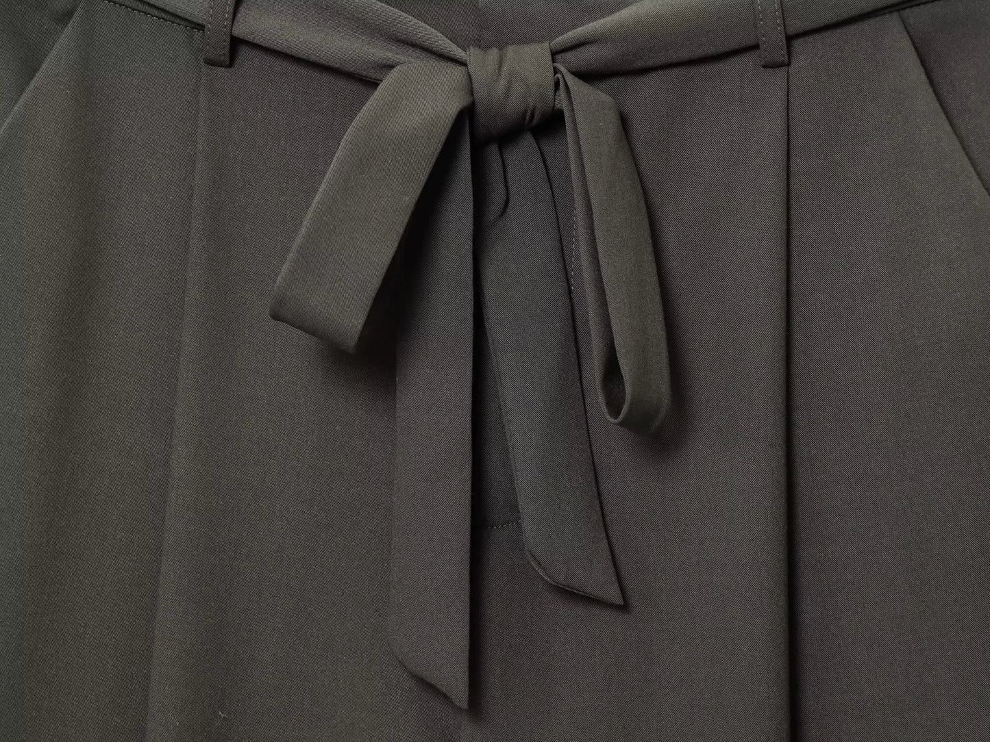 ZERAINS Autumn women's sleeveless V-neck short vest loose fit with waistband pleated high waisted pants set.