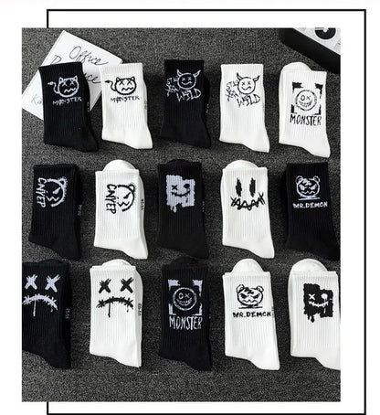 10 pairs of men's sports socks, casual, breathable, and versatile. Ghost face graffiti personalized socks.