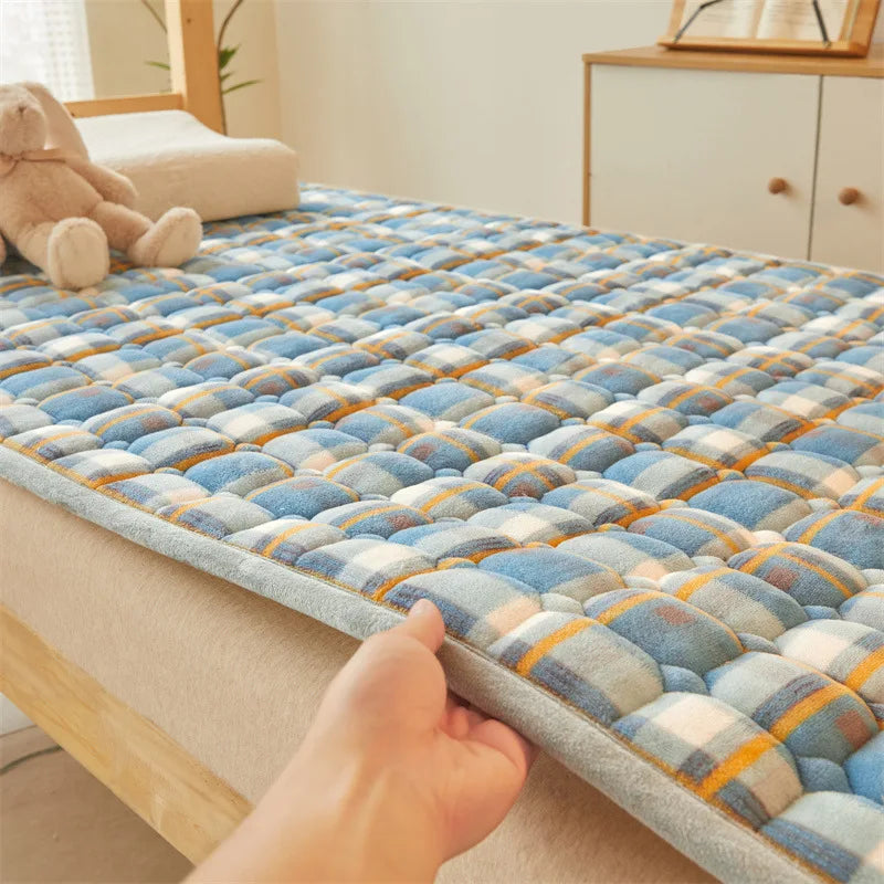 Winter Dormitory Soft Mattress Toppers Thick Warm Coral Velvet Bed Sheet Non-slip Mattress Cover Thin Bed Pad Tatami Floor Mat