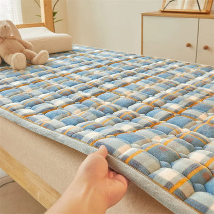 Winter Dormitory Soft Mattress Toppers Thick Warm Coral Velvet Bed Sheet Non-slip Mattress Cover Thin Bed Pad Tatami Floor Mat