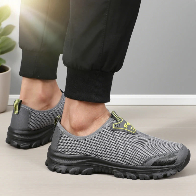 Trendy Slip on Sneaker Style Shoes Lightweight Outdoor Lawn Walking Shoes Minimalist Grid Fashion Design Slip on Travel Shoes.