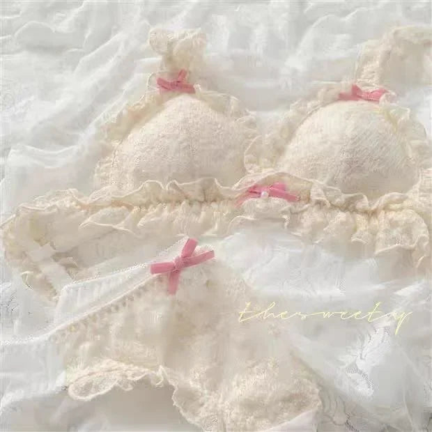 Japanese girl underwear female sweet cute pure desire without underwire bow lace edge thin bra set.