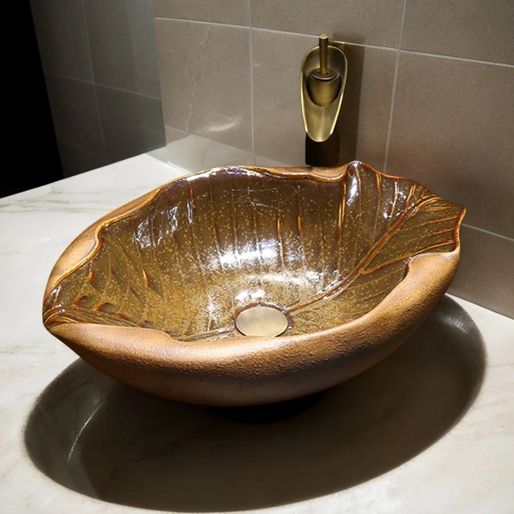 KEMAIDI Art Keramik-Badezimmerwaschbecken-Set, Waschbecken im Blatt-Stil mit Wasserfall, Antik-Messing-Wasserhahn und Abfluss, hochwertige Waschbecken aus Porzellan