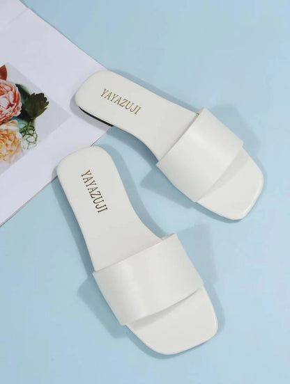 Women Fashion Sandals 2025 New Summer Flat Shoes Square Toe Slip-on Girls Indoor Street Slippers Plus Size Beach Slides.