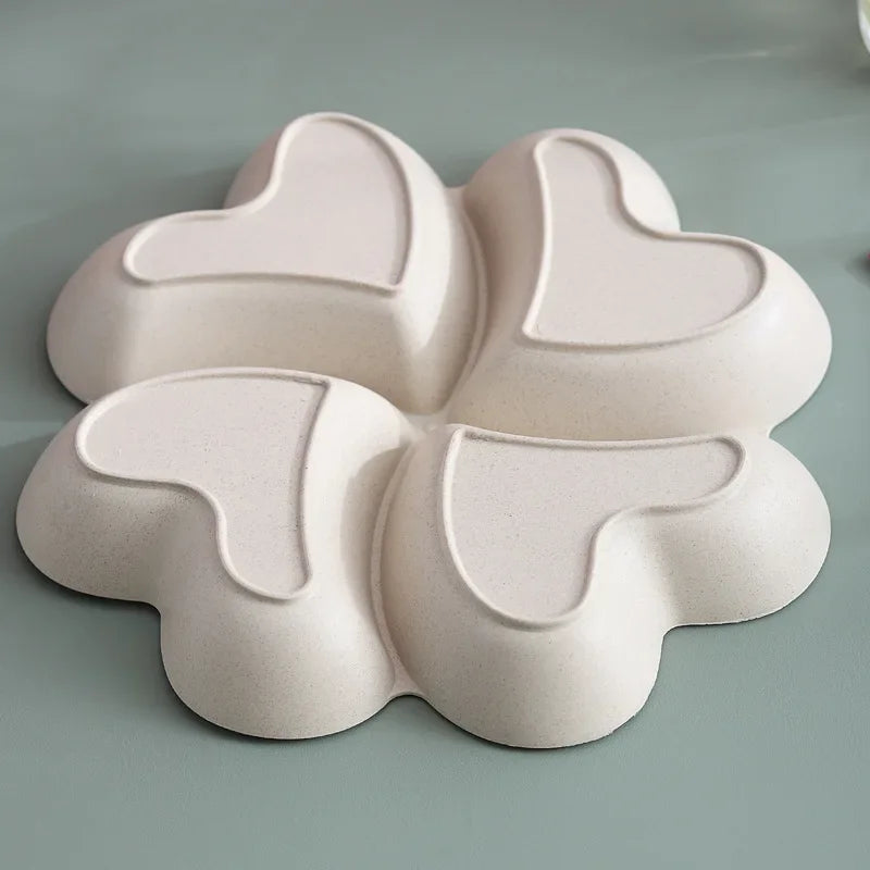 4-grid Fruit Plate Tray Heart Shaped Creative Plates Storage Box Dried Fruit Snack Plates Divided Candy Dessert Plate Container.
