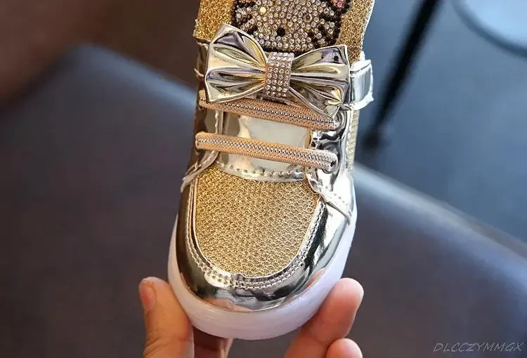 New Children Luminous Shoes Boys Girls Sport Running Shoes Baby Flashing Lights Fashion Sneakers Toddler Little Kid LED Sneakers