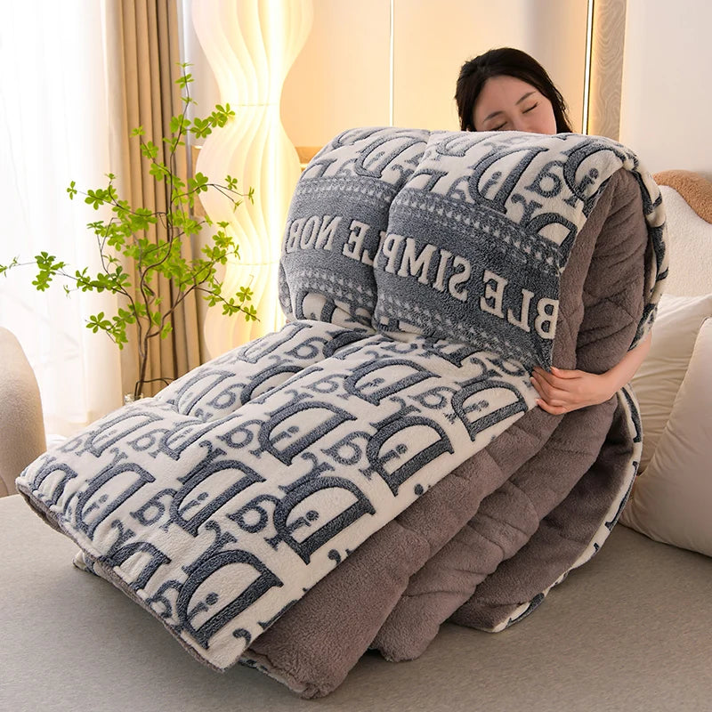 1Pc Snowflake Velvet Skin-Friendly Milk Velvet Quilt Quilt Core Suitable for Bedroom Apartment Winter Thickeneded Warm Comfortable Fashion Print Ins Style 1.5/1.8/2/2.2m Bed.