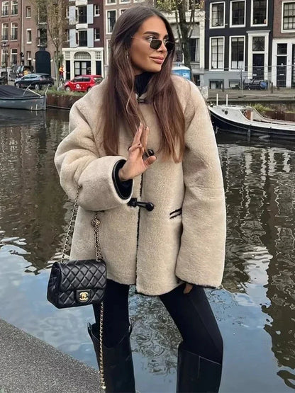 Women's Faux Wool Warm Loose Jacket Coat Retro Round Neck Single Breasted Double Pocket Casual Overcoat Winter Female Chic Coat.